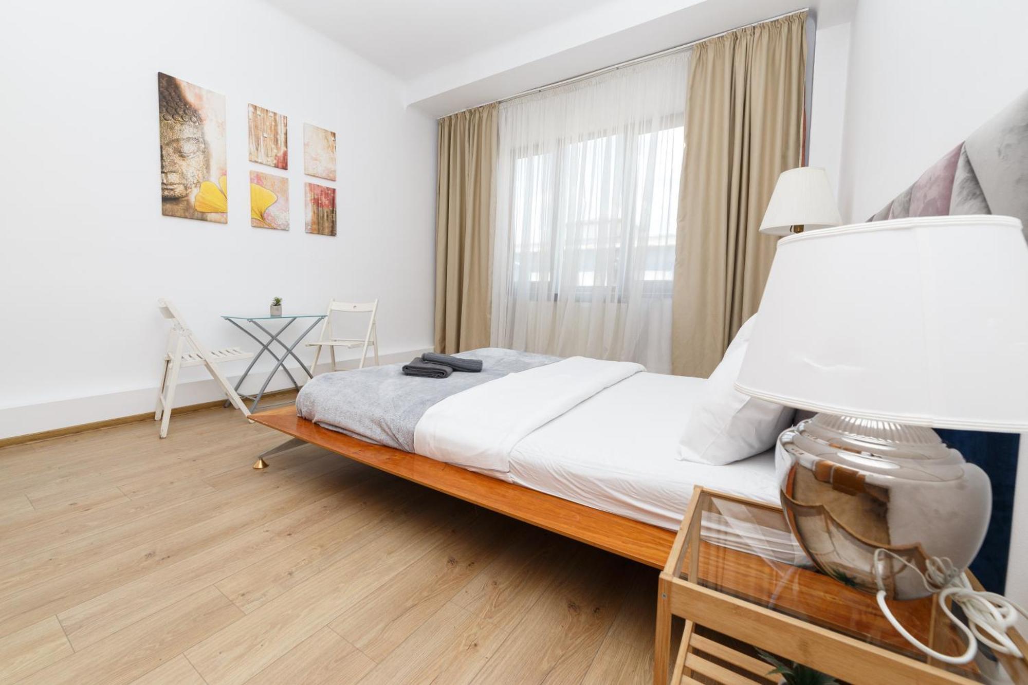Color Franceza Street 4bedrooms Bucureşti