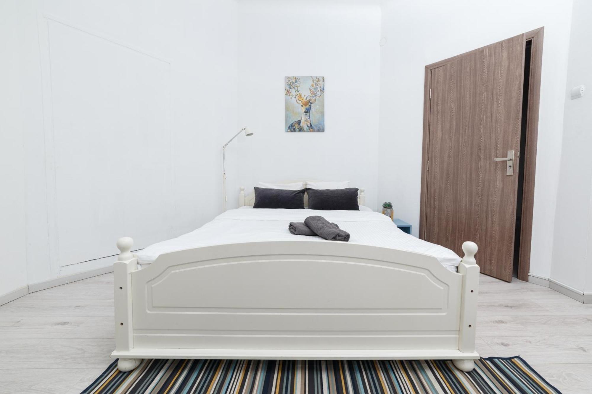 Color Franceza Street 4bedrooms * Bucureşti