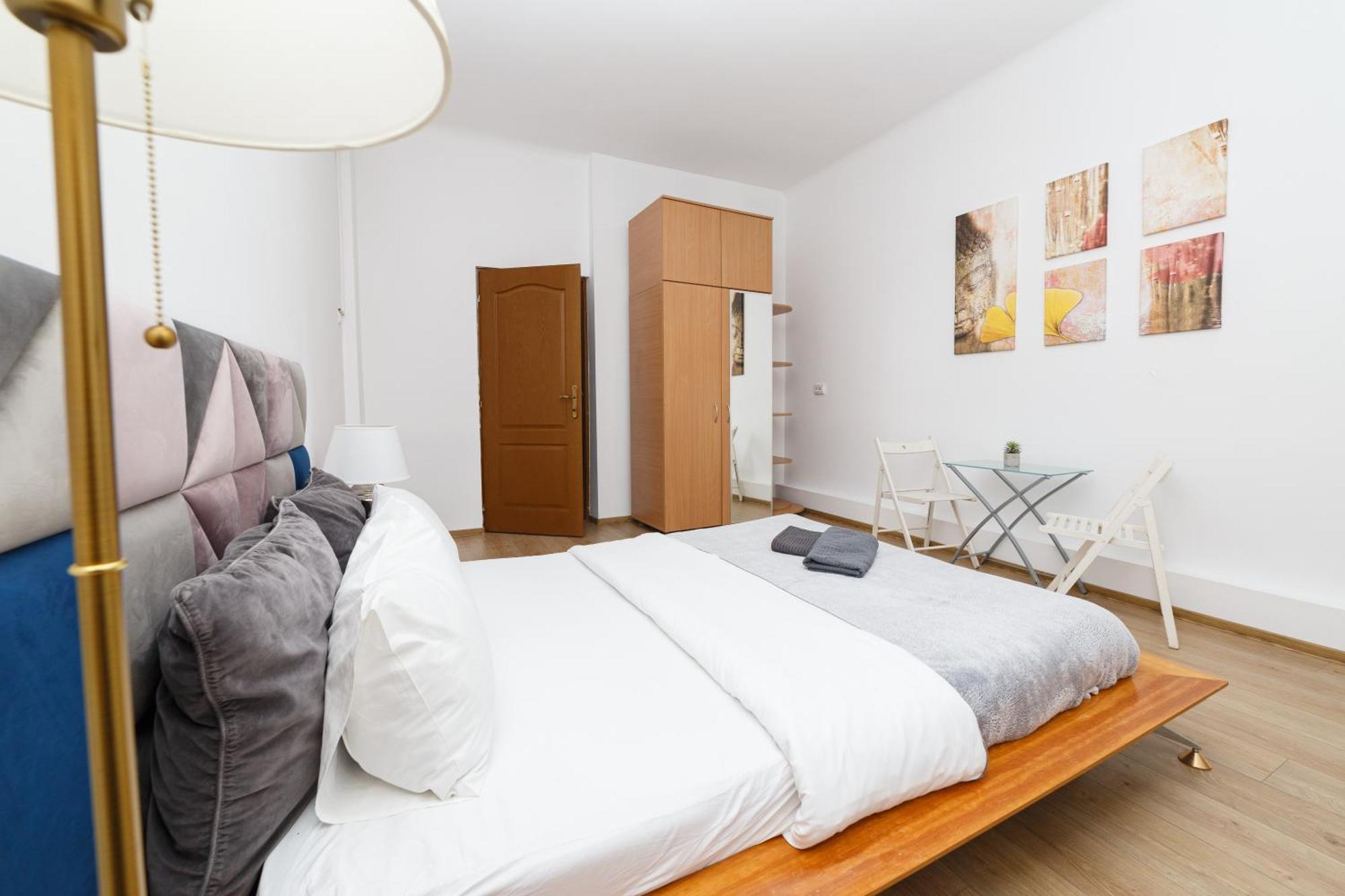 Color Franceza Street 4bedrooms Bucureşti