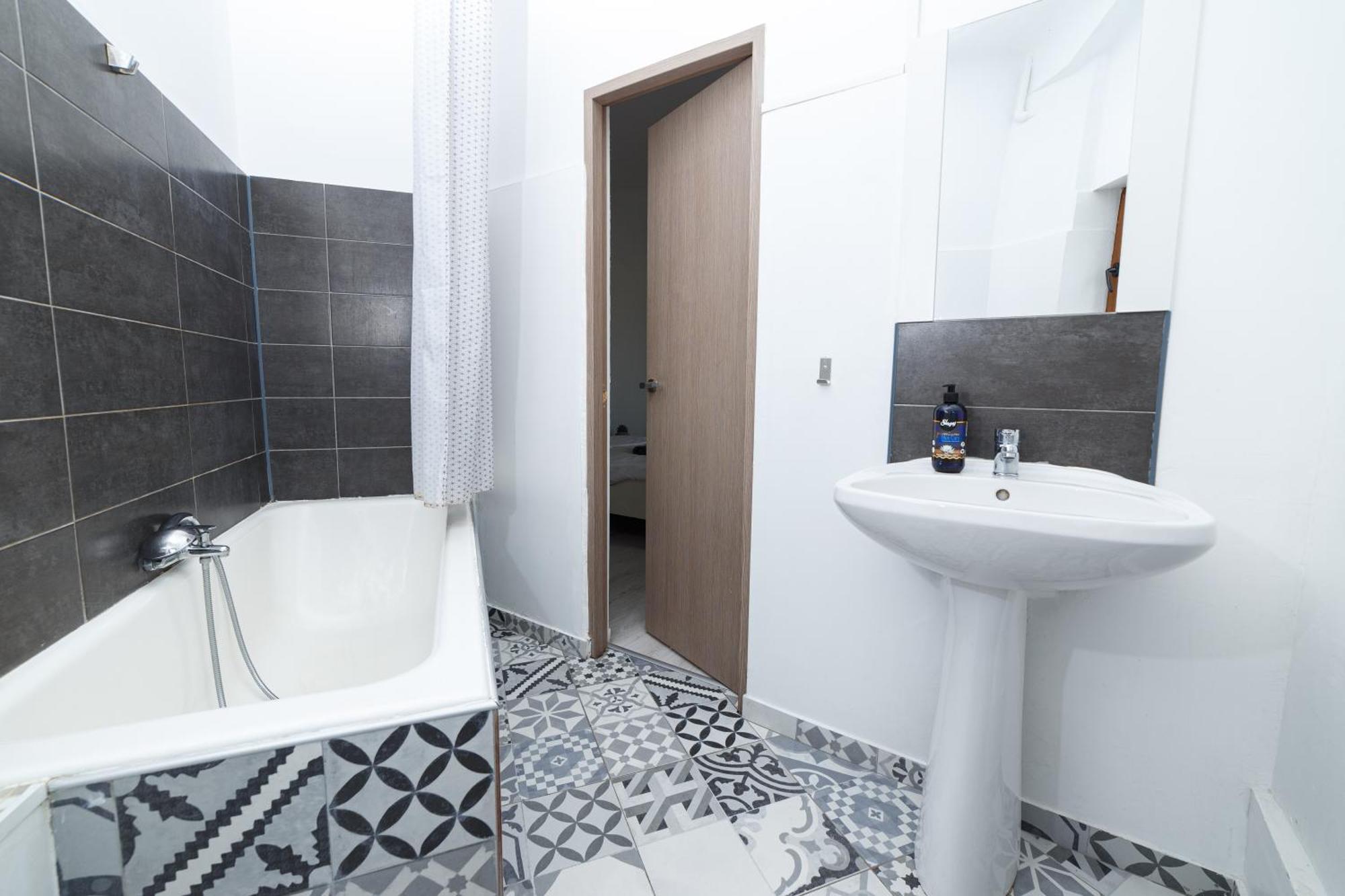 Color Franceza Street 4bedrooms Apartament