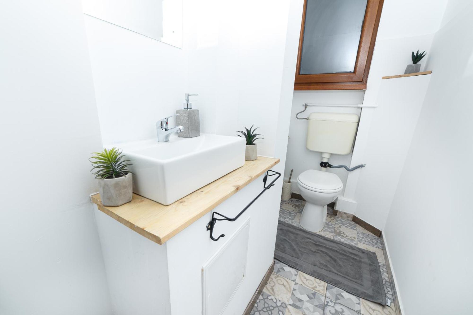 Color Franceza Street 4bedrooms Apartament